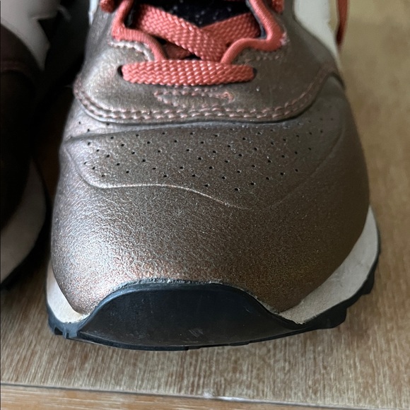 NEW BALANCE 574 Gradient Copper Black Sneakers with Red Laces - Picture 7 of 11